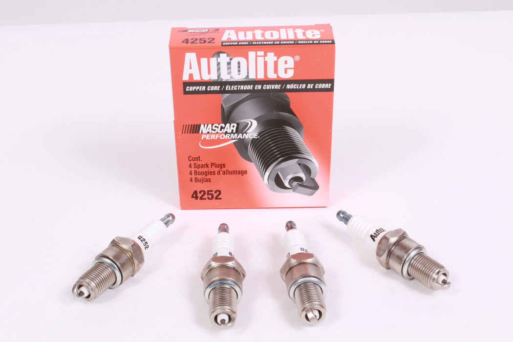 Box of 4 Genuine Autolite 4252 Copper Non-Resistor Spark Plugs