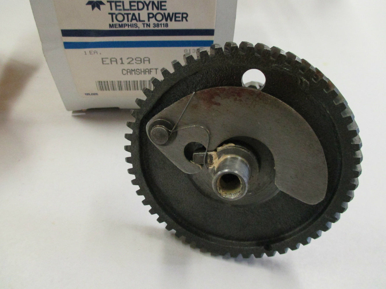 Genuine Wisconsin EA129A Camshaft and Gear NOS